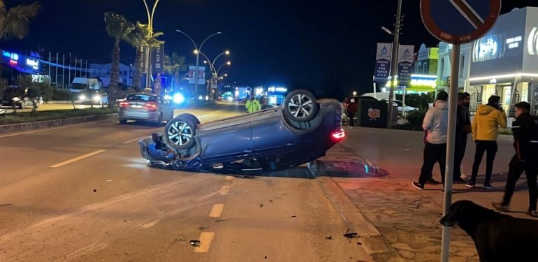 Bodrum’da otomobille çarpışan cip, takla attı: 3 yaralı