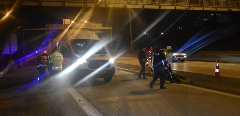 Otoyolda TIR’ın çarptığı kadın öldü