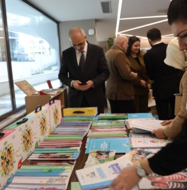 maarif-vakfi-okul-oncesi-cocuklar-icin-120-kitap-tanitti