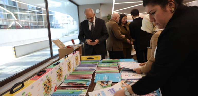 maarif-vakfi-okul-oncesi-cocuklar-icin-120-kitap-tanitti