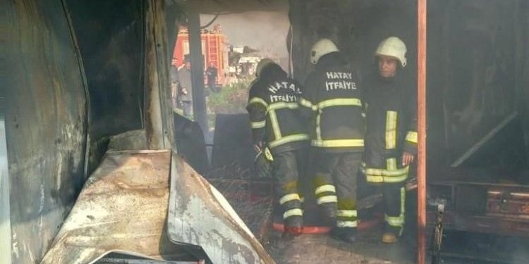 Hatay’da konteynerde yangın