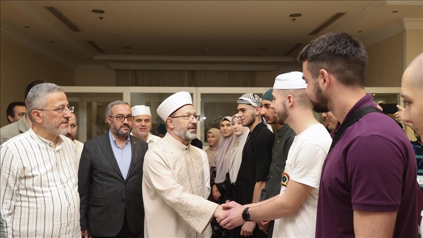 diyanet-isleri-baskani-erbas,-mekke’de-genclerle-bulustu