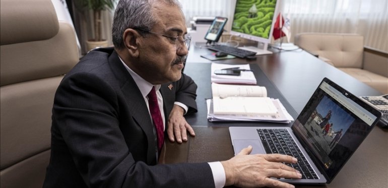 EPDK Başkanı Yılmaz favori AA karelerini seçti