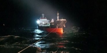 silivri-aciklarinda-asfalt-tankerinde-yangin:-2-yarali