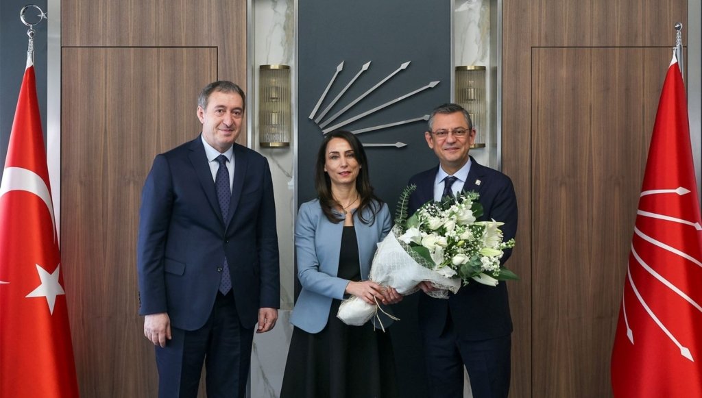 dem-parti’den-chp’ye-ziyaret:-iki-parti-isbirligi-yapilabilecek-illeri-belirleyecek