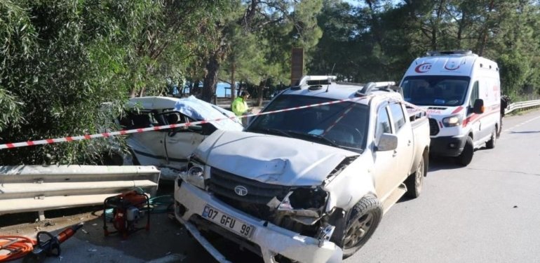 Antalya’da piknik yolunda kaza: 1 ölü, 2 yaralı
