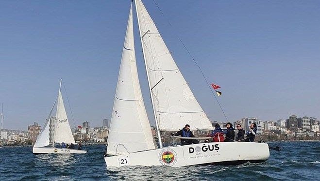 fenerbahce-dogus-yelken-sporculari-datca’yi-rekor-surede-gecti