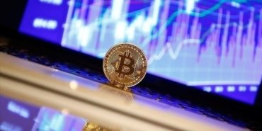 bitcoin’de-etf-yukselisi:-49-bin-dolara-yaklasti