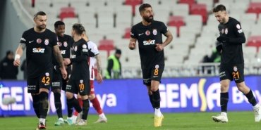 galatasaray,-zirve-yarisinda-yara-aldi