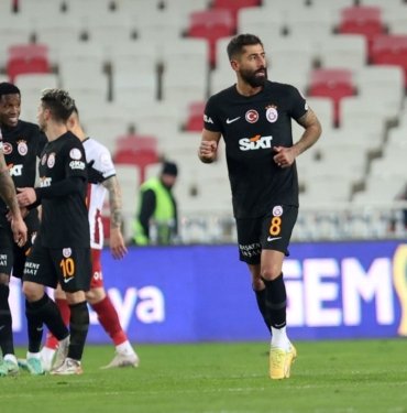 galatasaray,-zirve-yarisinda-yara-aldi
