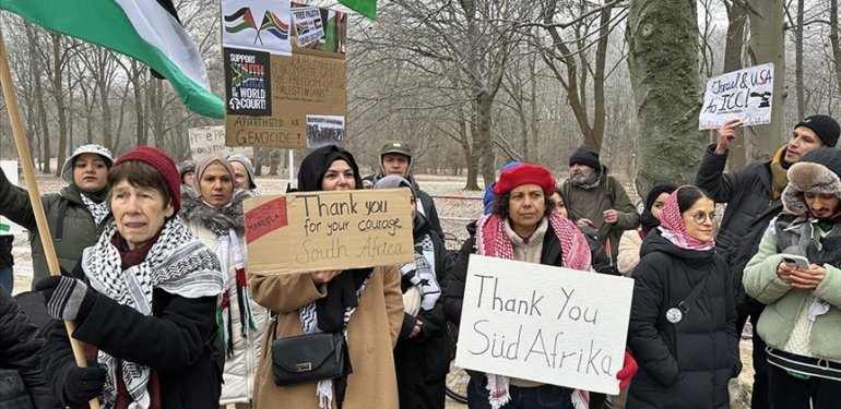 Berlin’de Filistin’e destek verenler Güney Afrika’ya teşekkür etti