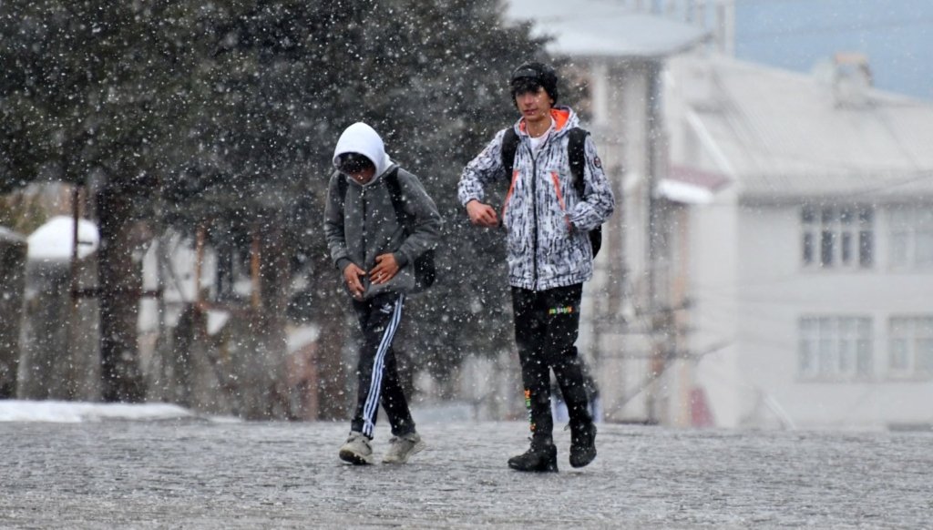 hakkari’de-egitime-“kar”-engeli