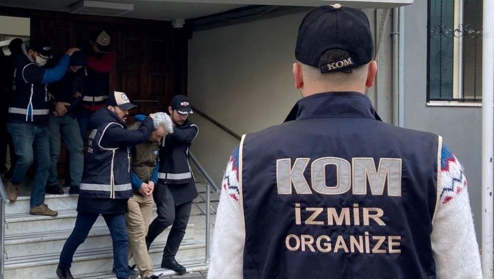 İzmir’de 4 FETÖ şüphelisi tutuklandı