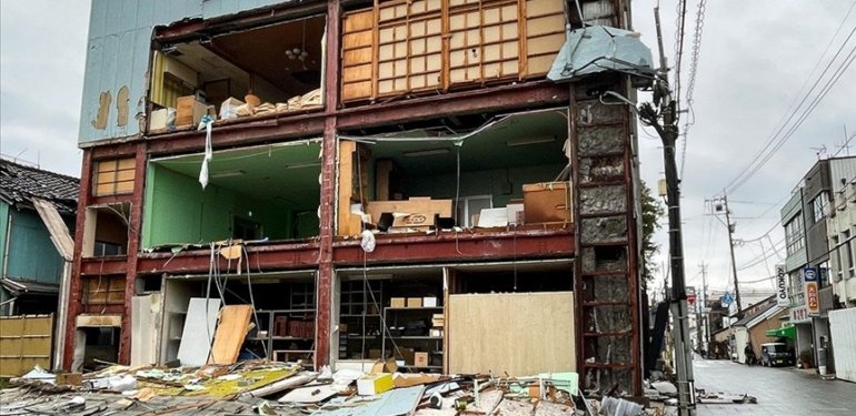 Japonya’daki depremlerde yaşamını yitirenlerin sayısı 215’e çıktı