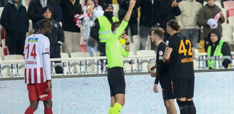 “Aslan Sivas’ta yara aldı” (12 Ocak 2024 spor manşetleri)