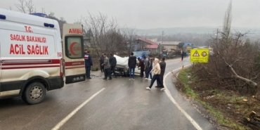 Sivil polis aracı ile otomobil çarpıştı