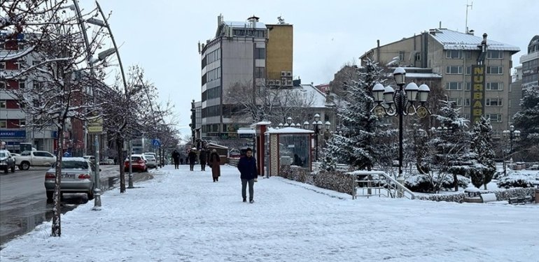 Erzurum, Tunceli, Ağrı, Ardahan ve Kars’ta kar yağışı etkili oluyor