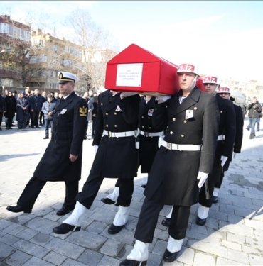 Şehit Astsubay Kıdemli Çavuş Canbulat son yolculuğuna uğurlandı