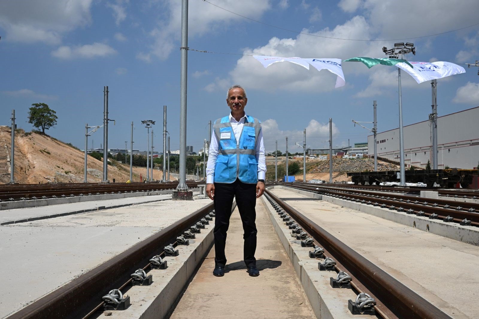 Bakan Uraoğlu duyurdu: Yavuz Sultan Selim Köprüsü’ne tren geliyor