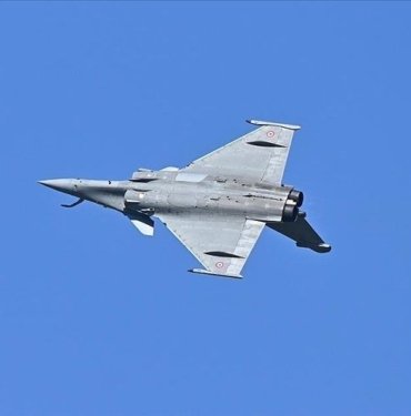 Fransa duyurdu: 42 Rafale savaş uçağı siparişi verildi