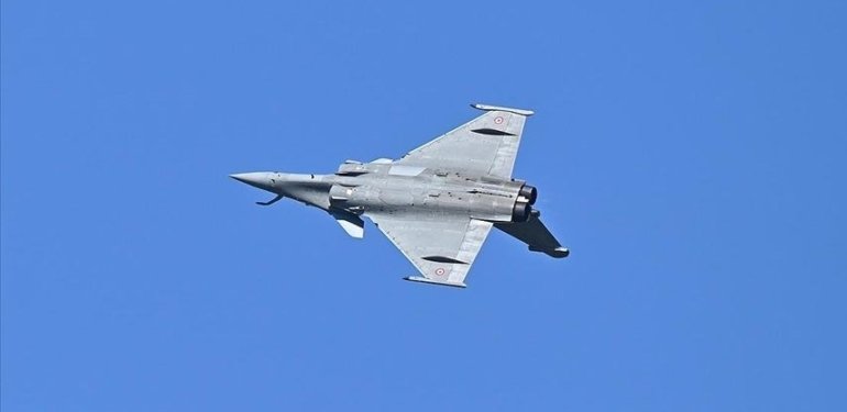 Fransa duyurdu: 42 Rafale savaş uçağı siparişi verildi