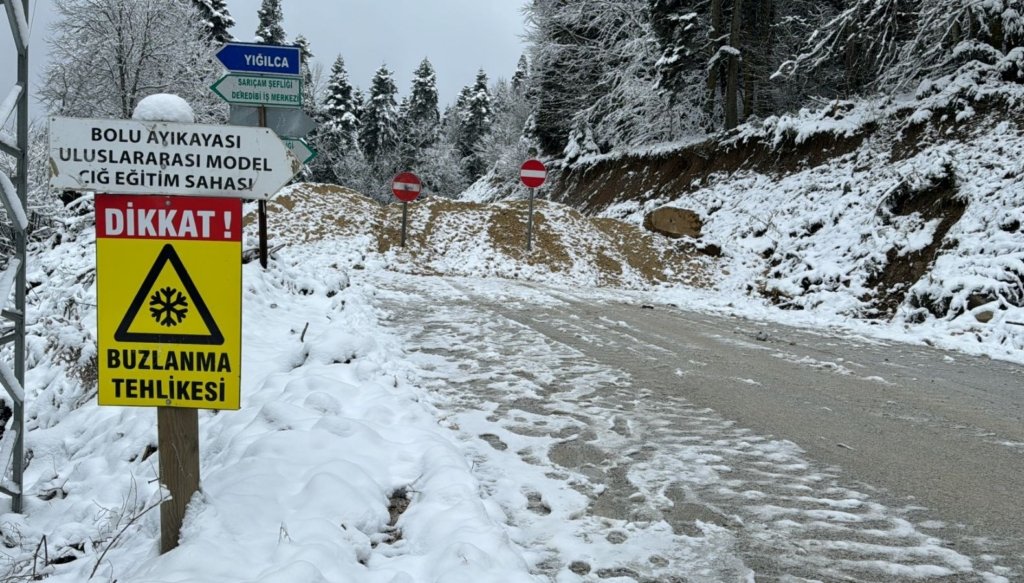 Yedigöller Milli Parkı yolu kar nedeniyle kapatıldı