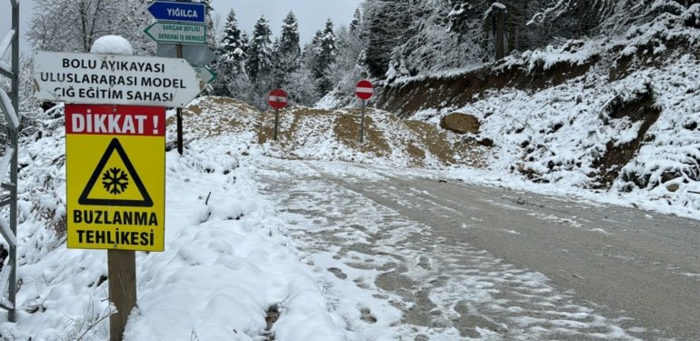 Yedigöller Milli Parkı yolu kar nedeniyle kapatıldı