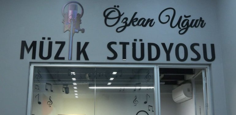 Özkan Uğur’un adı müzik stüdyosunda yaşatılacak