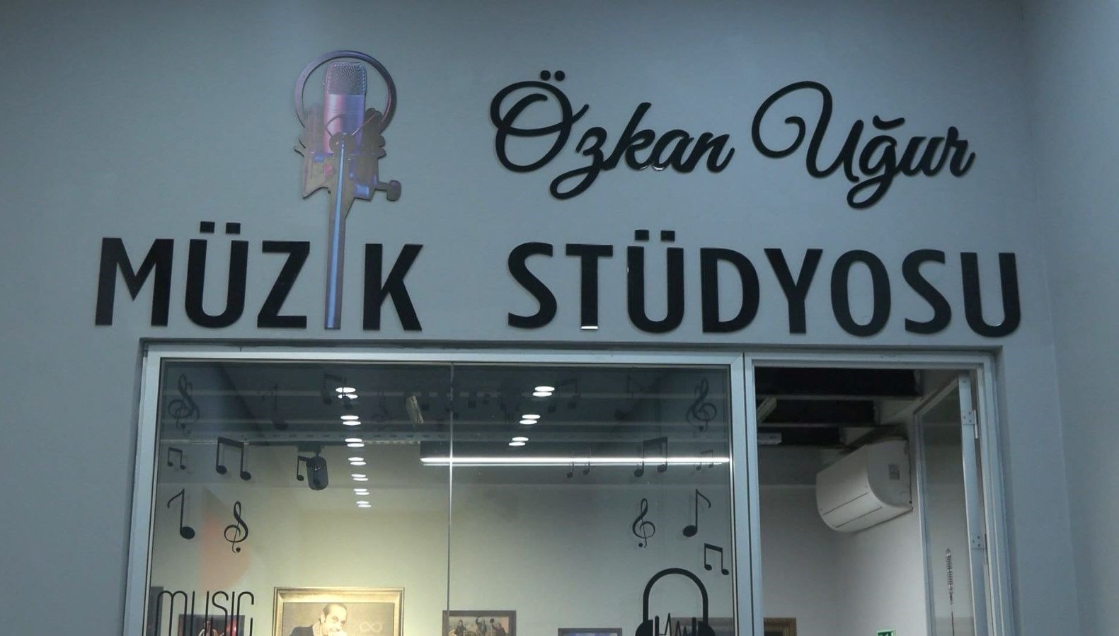 Özkan Uğur’un adı müzik stüdyosunda yaşatılacak