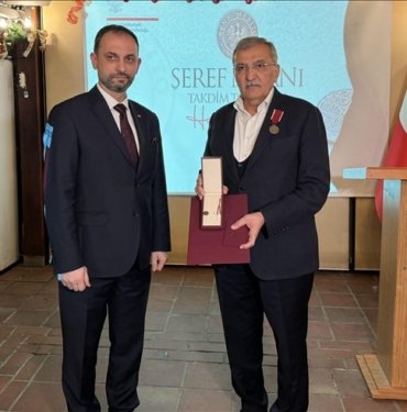 Beykoz Belediye Başkanı Aydın’a, Polonya “Bene Merito” şeref nişanı verildi