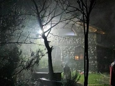 Sapanca’da tek katlı evde yangın
