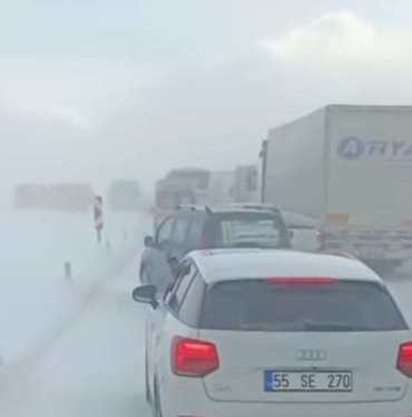 Tendürek Geçidi ağır tonajlı araçlara kapatıldı