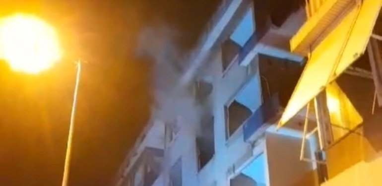 Pendik’te metruk binada yangın