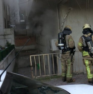 Bahçelievler’de evlerinin yanışını gözyaşları içinde izlediler