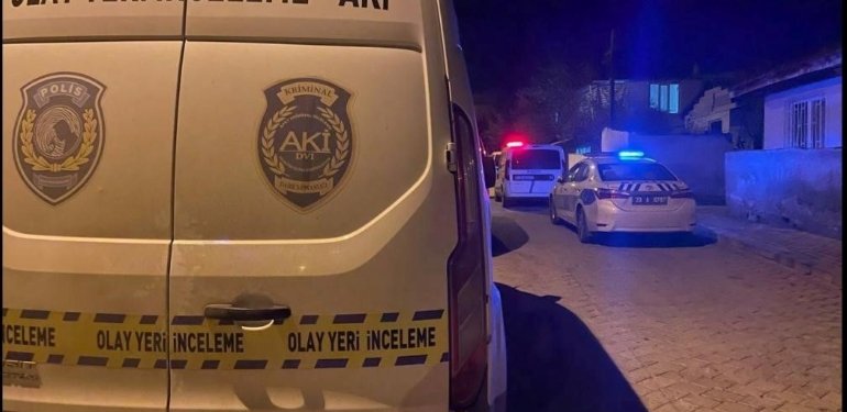 Koku gelen dairede yaşlı adam ölü bulundu