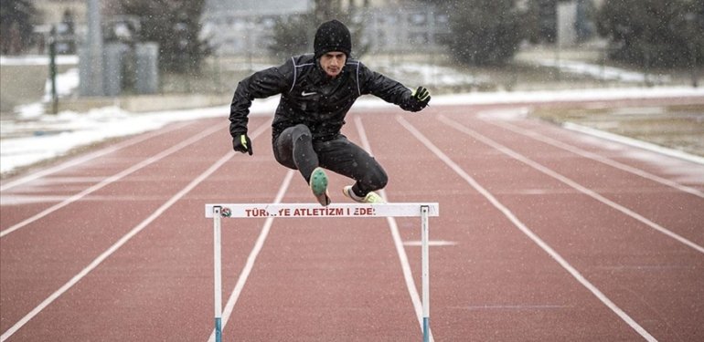 Milli atlet, olimpiyata katılmak için her gün 25 kilometre koşuyor
