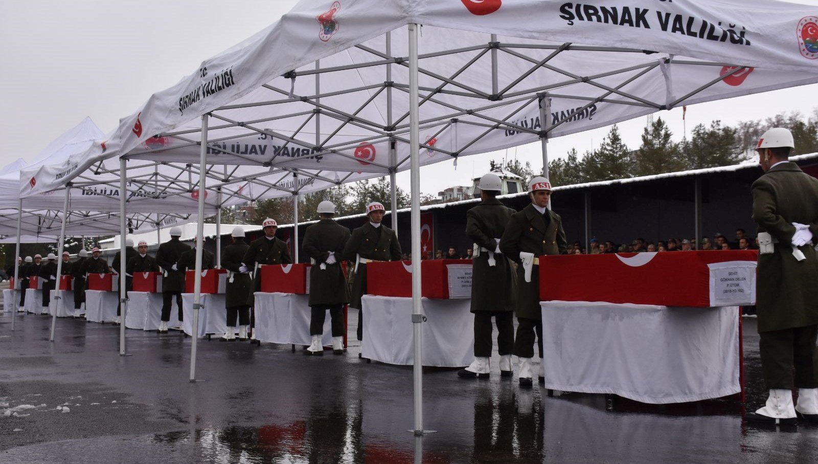 Pençe-Kilit Harekatı bölgesinde şehit olan 9 asker için Şırnak’ta tören
