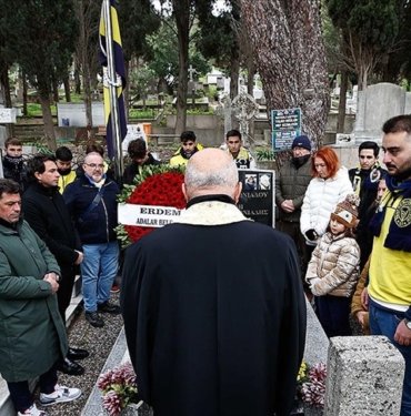 Fenerbahçe’nin efsane oyuncusu Lefter Küçükandonyadis vefatının 12. yılında anıldı