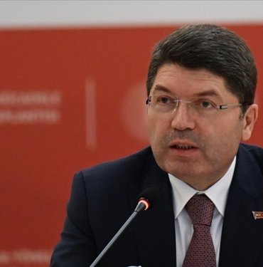 Adalet Bakanı Tunç: Şehitlere yönelik provokatif paylaşımlarda bulunan 10 şüpheliden, 3’ü yakalandı