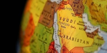 Husiler, “Kızıldeniz’de gemi geçişlerini engellemeye devam edeceklerini” duyurdu