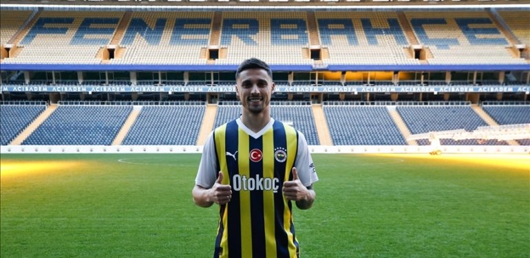 Fenerbahçe, Rade Krunic’i kiralık olarak kadrosuna kattı