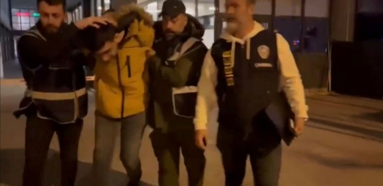 Kedilere eziyet eden ve bölücü terör örgütü propagandası yapan 5 kişi tutuklandı