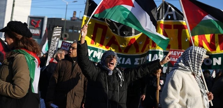 İsrail’in Filistin’e saldırıları Atina’da protesto edildi
