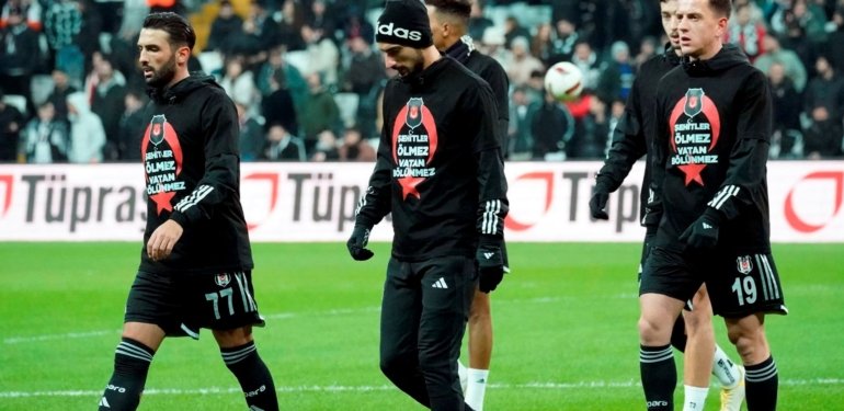 Dolmabahçe’de şehitler unutulmadı