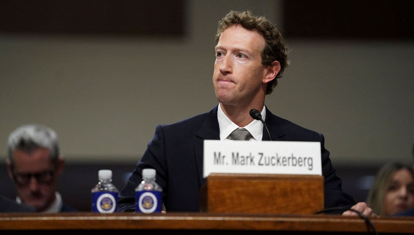 Zuckerberg, ABD Senatosu’ndaki oturumda özür dilemek zorunda kaldı