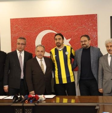 43 yaşındaki İbrahim Öztürk gençlere taş çıkartıyor! Yeni takımıyla 2.5 yıllık sözleşme imzaladı
