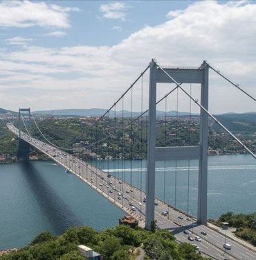 İstanbul Boğazı’nda iki gemi çarpıştı