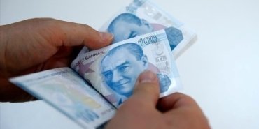 Emekli maaş farkları yattı mı, ek zam farkı ne zaman yatacak? Zamlı maaş farkları Resmi Gazete’de yayımlandı mı?