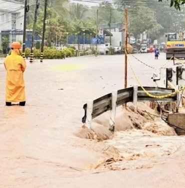 Filipinler’de sel 6 can aldı
