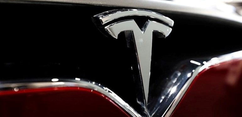 Tesla, ABD’de 2,2 milyona yakın aracı geri çağıracak